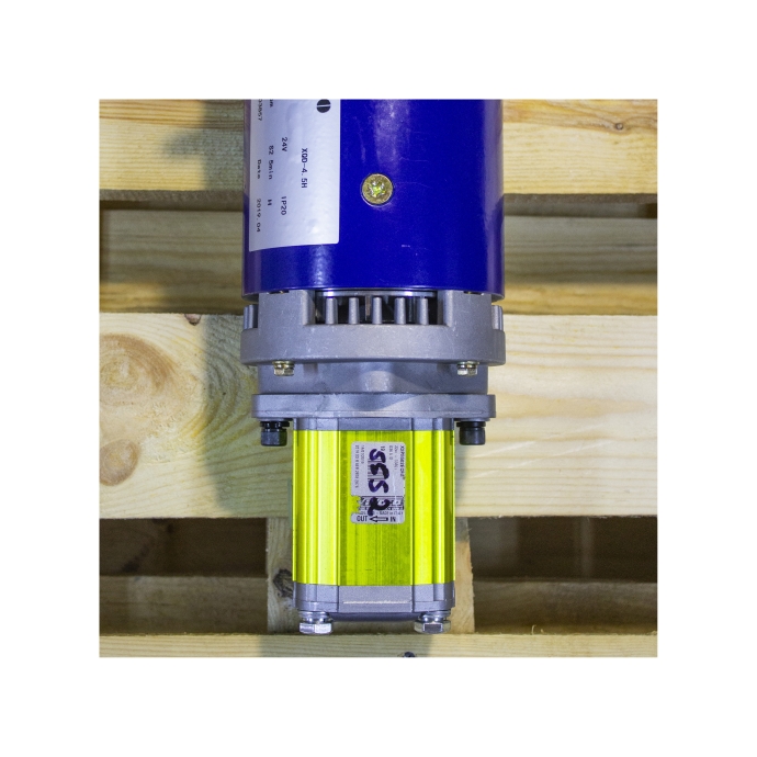 NMG with electric engine 24 w as congratulation with flag day