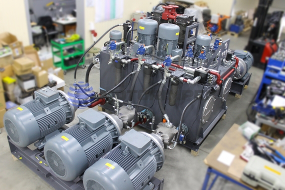 Hydraulic power unit of 1827 series for a hydraulic press