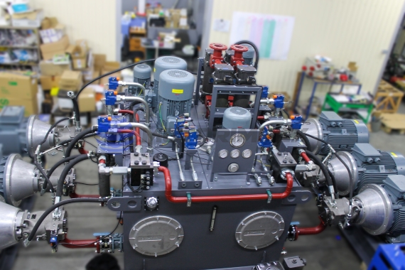 Hydraulic power unit of 1827 series for a hydraulic press