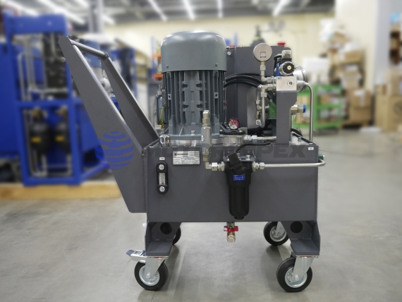 Hydraulic power unit of 1853 series at 150 MPa for pipeline testing