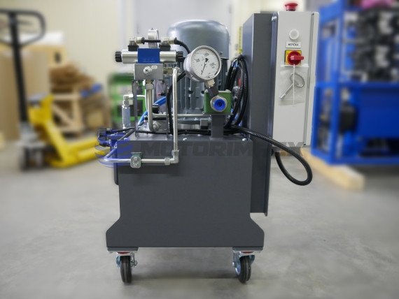 Hydraulic power unit of 1853 series at 150 MPa for pipeline testing