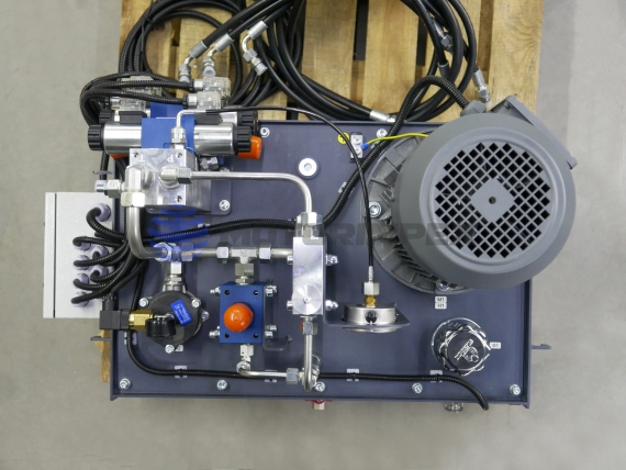 Hydraulic power unit of 2544 series for a laser cutting machine