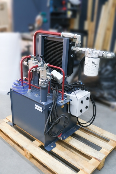 Hydraulic power unit of 2555 series for a seed drill