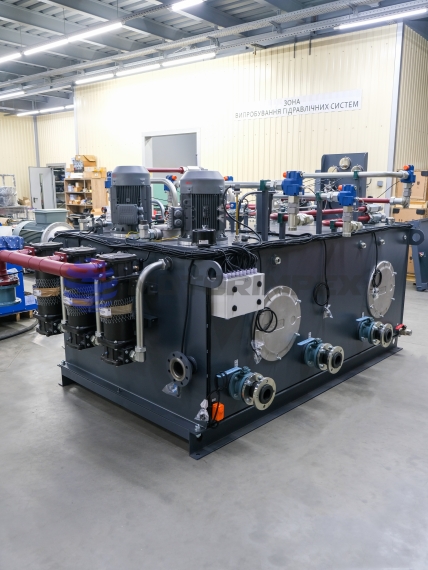 Hydraulic power unit of 2737 series for three hydraulic presses