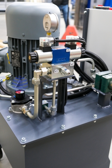 Hydraulic power unit of 2770 series at 150 MPa for gas production industry