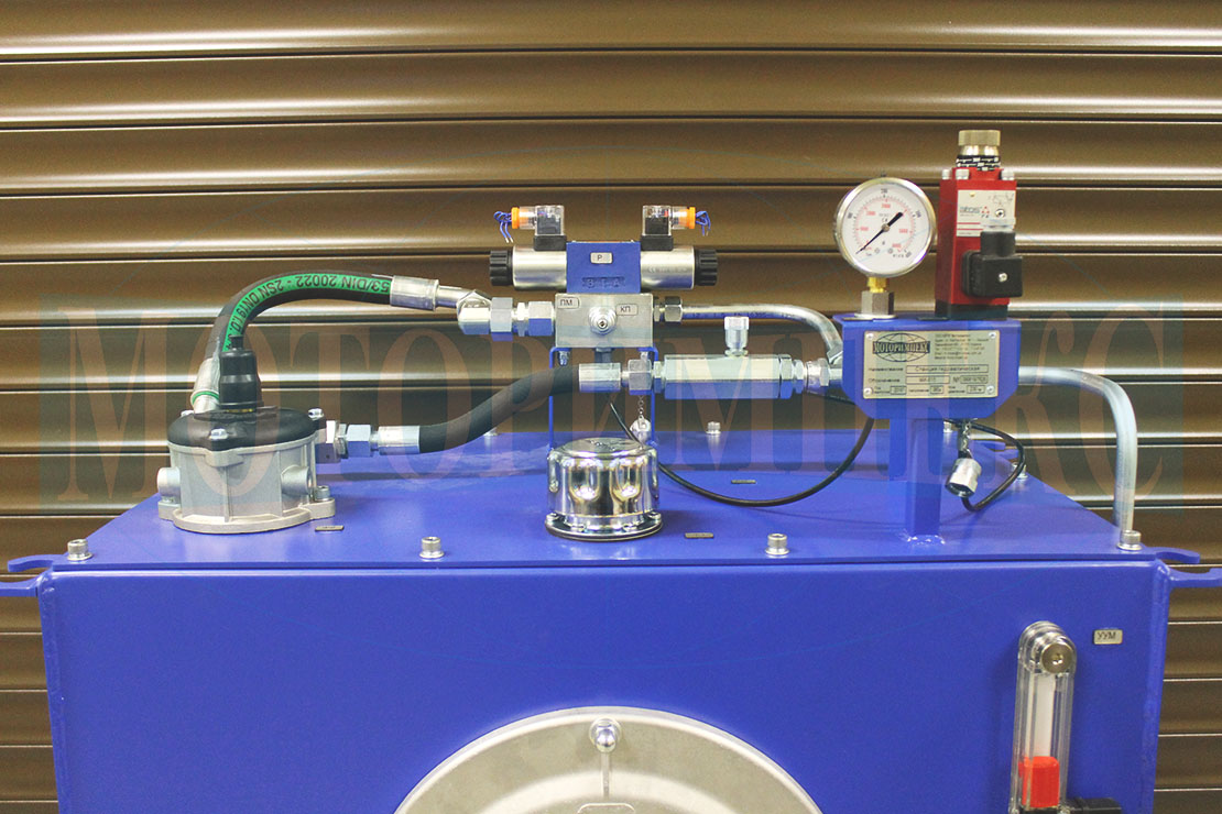 Гидророзподілювач на монтажній плиті гідростанції МІ-815 | Моторімпекс