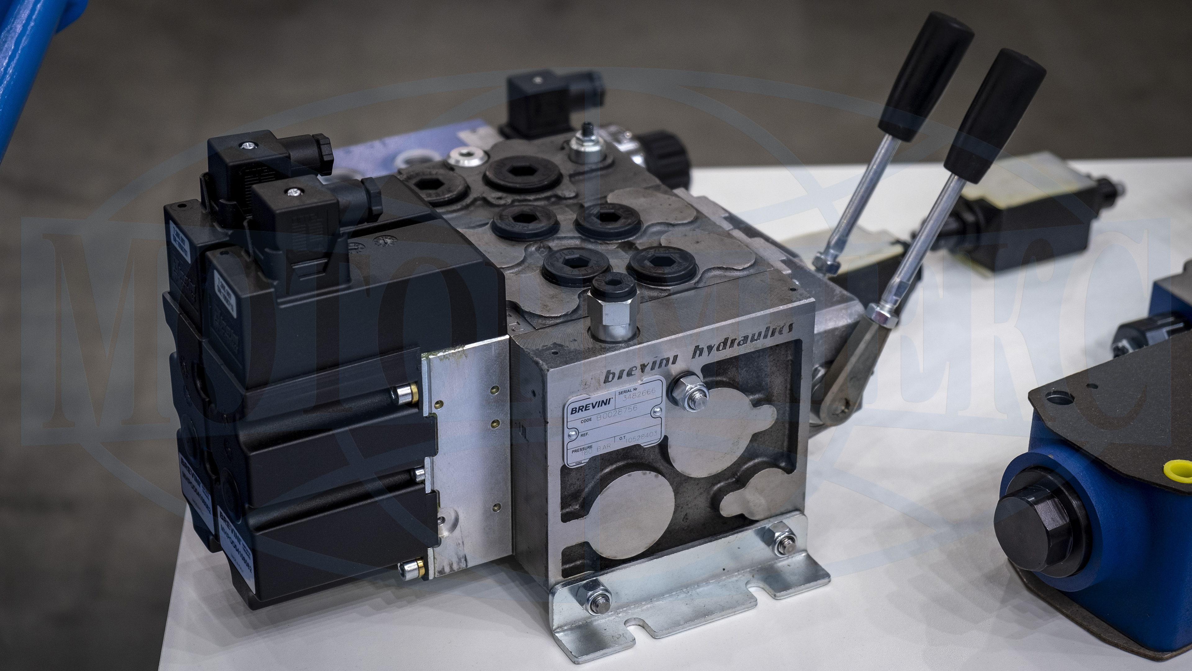 Directional control valve with electromagnetic control and manual override of the manufacturer 'Brevini' from the 'Motorimpex' Production Enterprise