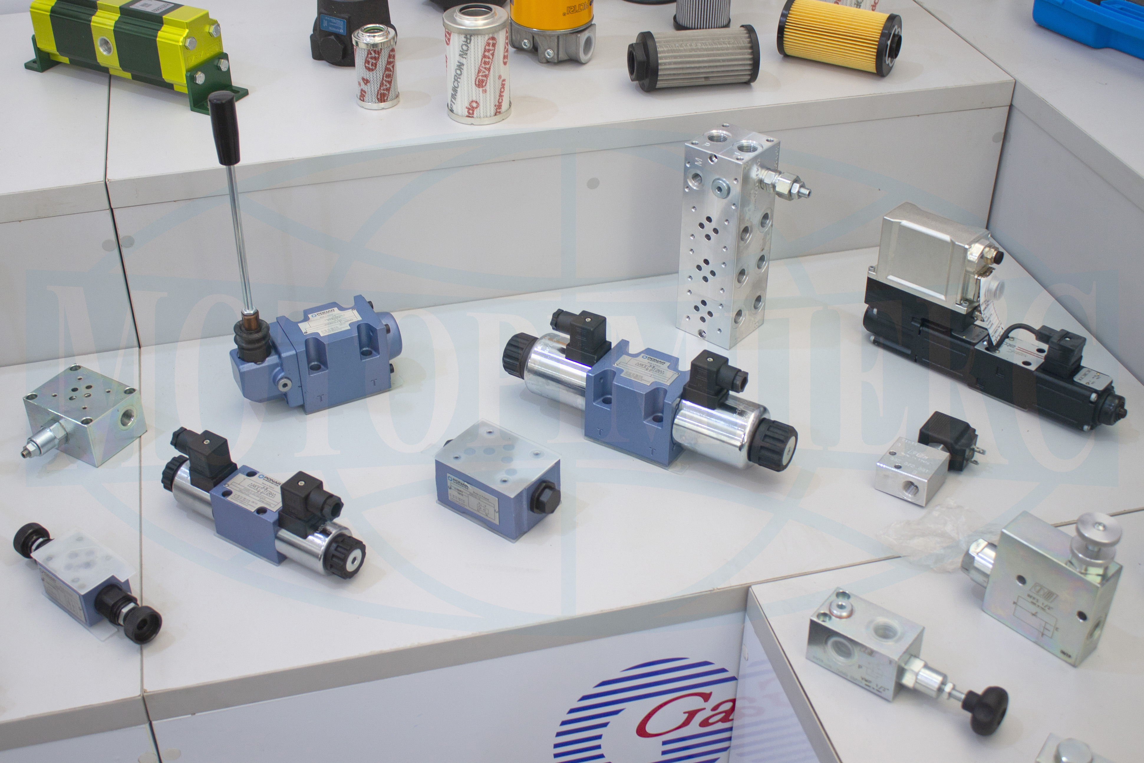 Directional control valves manufactured by 'Ponar' from 'Motorimpex'